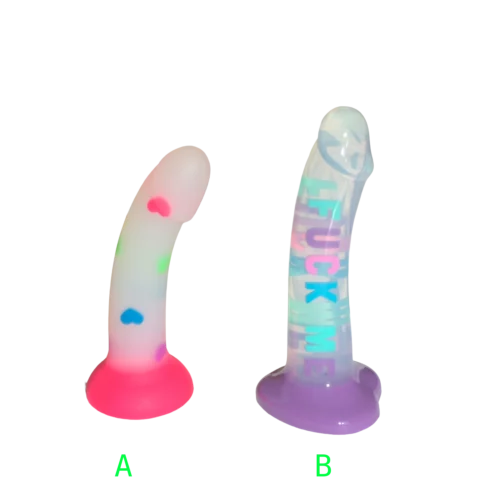 Girly Dildo Hearts i Fuck Me